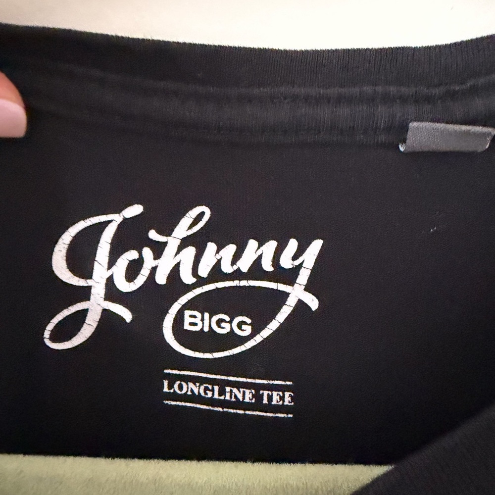 Johnny Men's Classic Black Tee